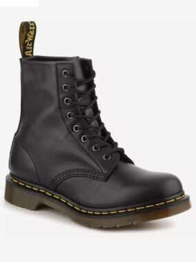Dr Martens 1460 Women's Smooth Leather Lace Up Black Boots Size 7